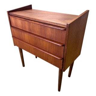 Vintage Danish Chest of Drawers in Teak For Sale