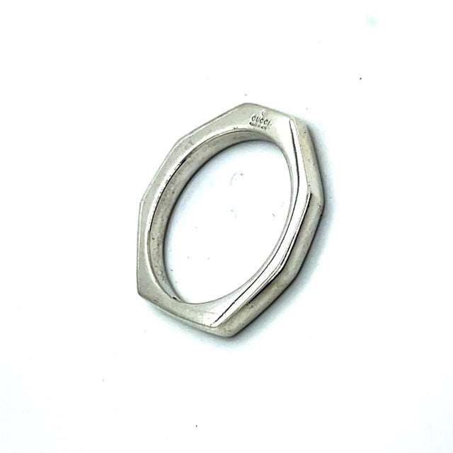 Gucci 1990s Gucci Authentic Estate Abstract Ring Size 10.5 Sterling Silver For Sale - Image 4 of 5