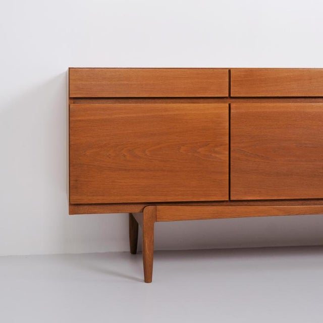 1960s Model FA66 Sideboard in Oak by Ib Kofod-Larsen for Faarup Møbelfabrik, 1960s For Sale - Image 5 of 13