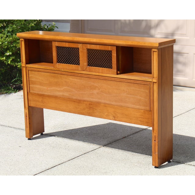 Mid-Century Modern Full Size Bar Headboard – 1970s Vintage Wood Frame With Storage & Brass Grille Panels For Sale - Image 10 of 17