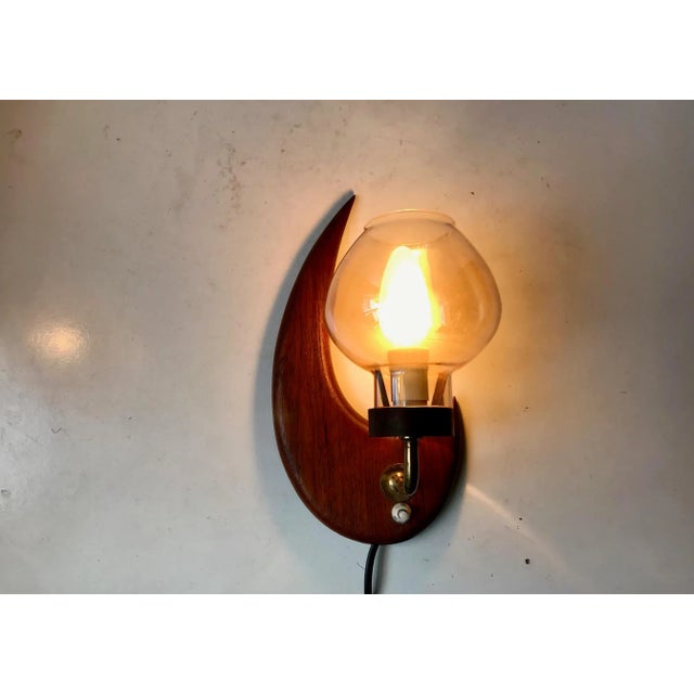Mid-Century Modern Scandinavian Teak and Smoked Glass Moon Sconce, 1960s For Sale - Image 3 of 7