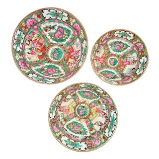 Vintage Famille Rose Bowls Set of Three For Sale