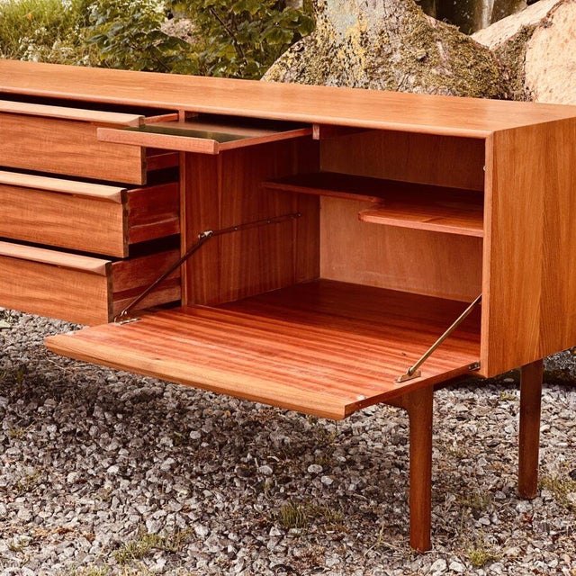 Teak Sideboard by Tom Robertson for McIntosh For Sale - Image 4 of 11