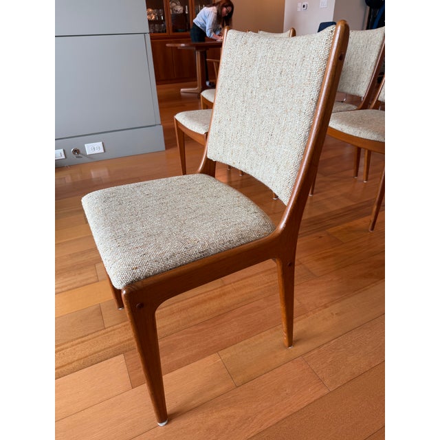 Set of 6 Mid Century Modern Dining Chairs in Tweed Fabric For Sale - Image 9 of 10