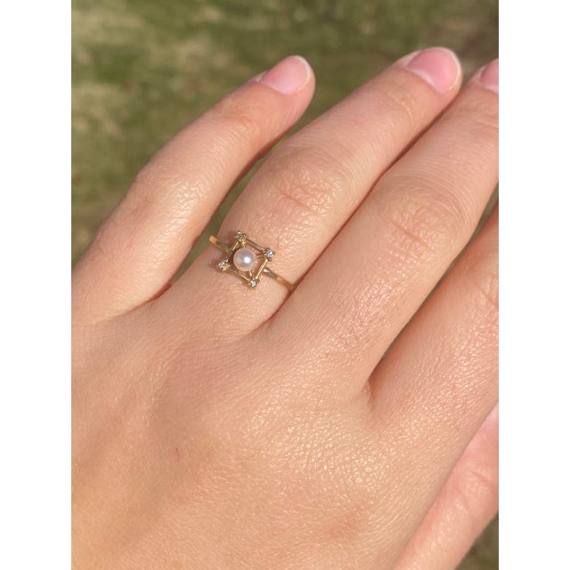 The Experienced: Pearl and Natural Diamond Ring in Yellow Gold For Sale - Image 11 of 11