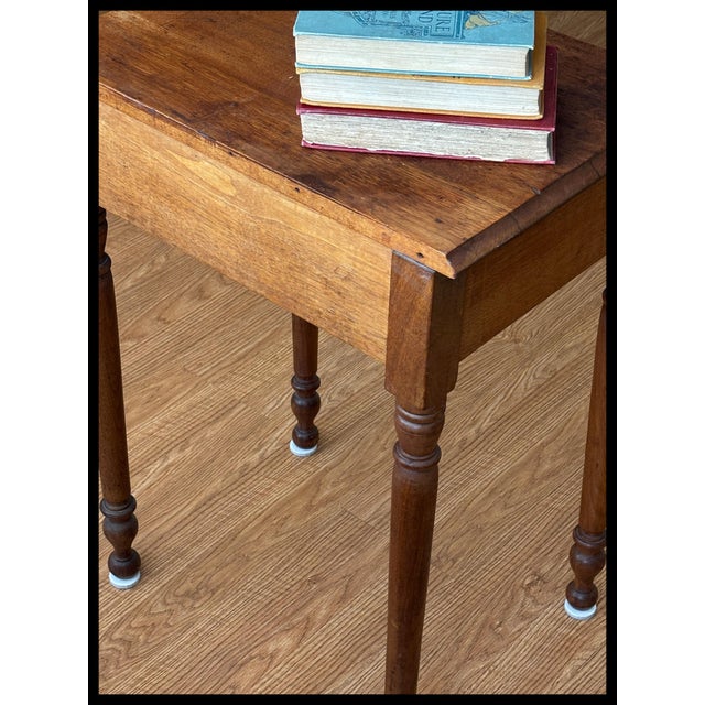 Contemporary 1850s American Primitive Honey Wood Accent Table With Sheraton Legs For Sale - Image 3 of 9