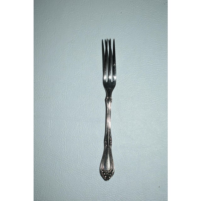 Vintage (1960's) Petite Fork has a Victorian Style. SIlverPlate. The Measurements: 4.5"W x .5"D x .5"H. Free Shipping