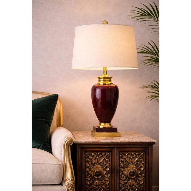 Art Deco Vintage Hollywood Regency Burgundy Ceramic & Brass Urn Table Lamp — 33” For Sale - Image 3 of 5