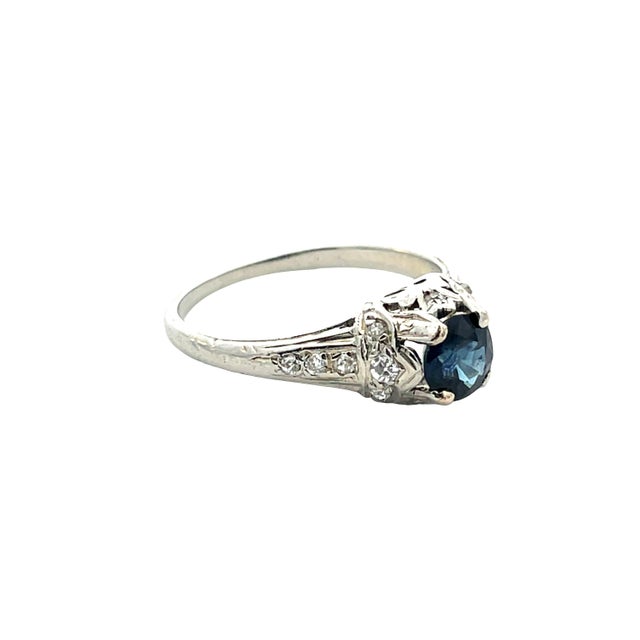 Modern Vintage 18k White Gold Blue Sapphire & Diamond Accent Ring, Size 5.75 For Sale - Image 3 of 5