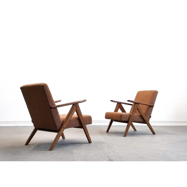 1960s Mid-Century Model B310 VAR Easy Chair in Mocha Mousse Bouclé, 1960s For Sale - Image 5 of 11