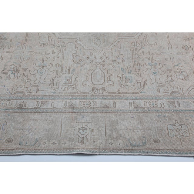 Mid 20th Century Elegant Faded Persian Heriz Rug – Soft Beige, Taupe & Blue -7' 7'' X 10' 4'' For Sale In Tampa - Image 6 of 12