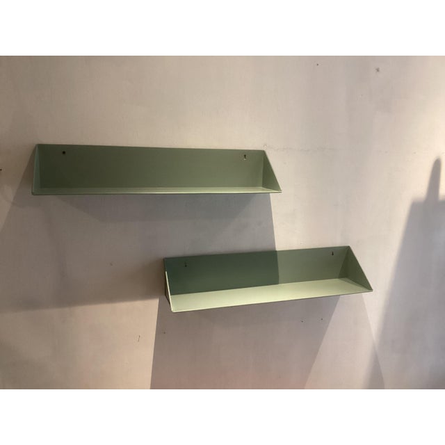 Mid-Century Modern Vintage Industrial Shelves in Olive Green Metal, 1980s, Set of 2 For Sale - Image 3 of 7