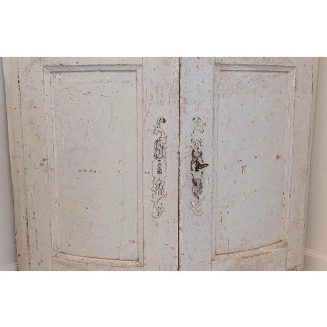 Gustavian (Swedish) Antique Swedish Gustavian 2 Piece Corner Cabinet in Original Distressed Paint For Sale - Image 3 of 3