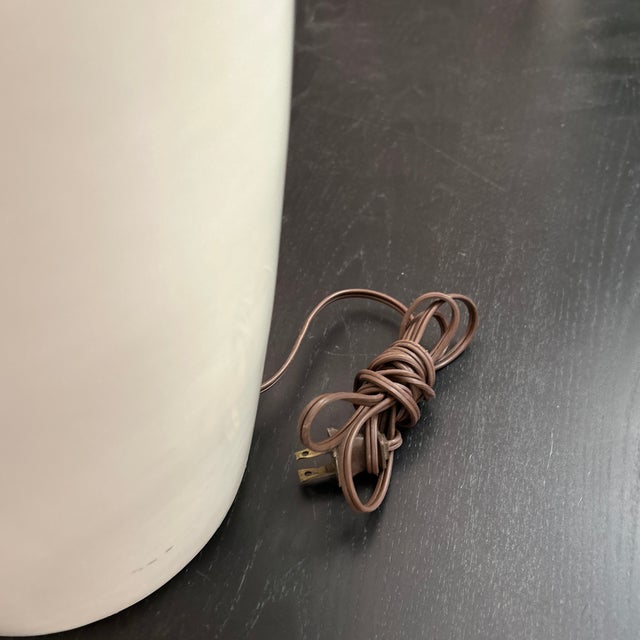 1950s White Ceramic Amphora Style Lamp For Sale - Image 5 of 9