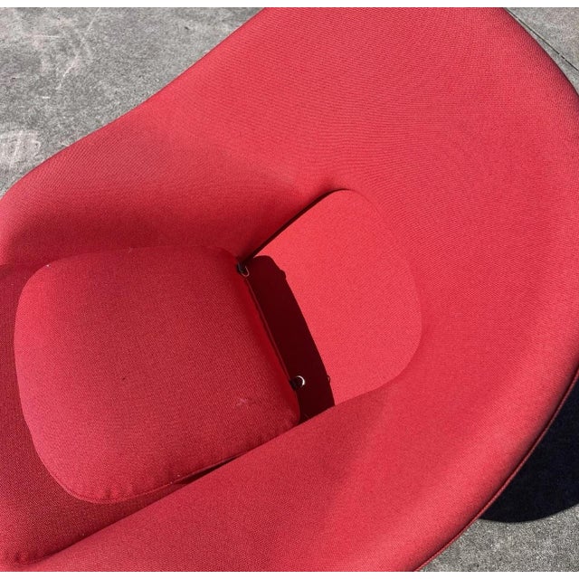 Knoll Eero Saarinen Womb Chair by Knoll For Sale - Image 4 of 12