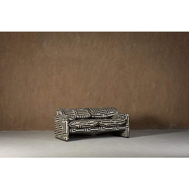 Vintage Maralunga Two-Seater Sofa in Myth Velvet by Vico Magistretti for Cassina, 1970, in Very Good conditions. Designed...