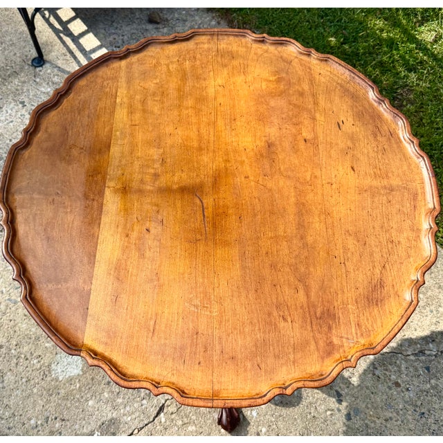 Georgian Style Walnut Piecrust Tilt Top Accent Table For Sale - Image 4 of 14
