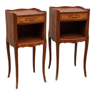 1930s Pair of French Louis XV Style Rosewood Side Tables Nightstands For Sale