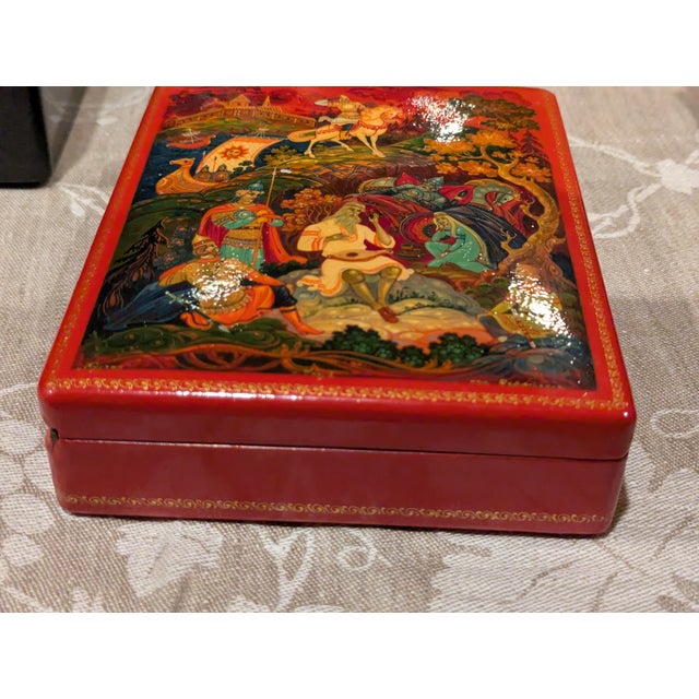 1980s Red Lacquered Fairytale Box of the Tale of Tsar Saltan" – Kholuy Lacquer Box For Sale - Image 10 of 12