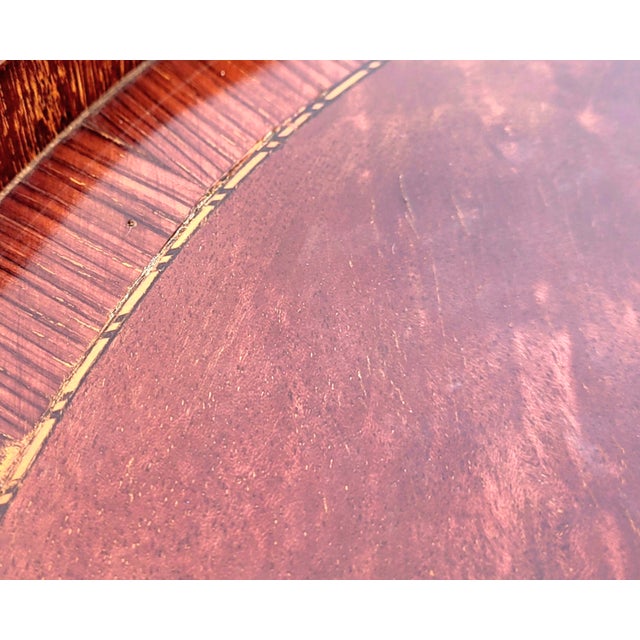 Antique English Oval Satinwood Butler's Serving Tray in Mahogany with Brass Handles, 1900s For Sale - Image 5 of 15