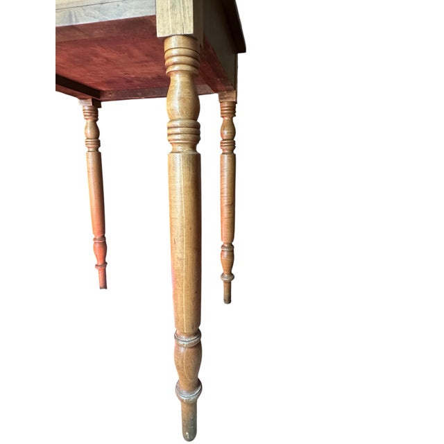 Wood American Early 19th Century Sheraton Style Cherry Single Drawer Side Table. For Sale - Image 7 of 9