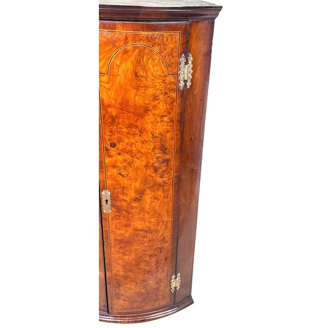 Georgian Elm and Walnut Corner Cupboard, 1720s For Sale - Image 3 of 10