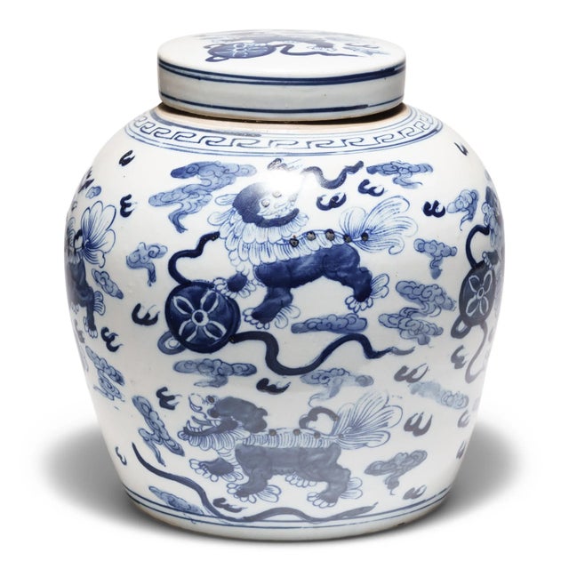 Chinese Blue and White Jar with Mythical Fu Lions For Sale - Image 4 of 4
