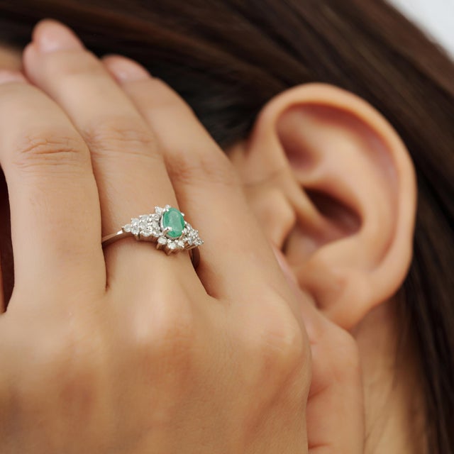Diamond Studded Regal Natural Emerald Wedding & Engagement Cocktail Ring Size 6 For Sale - Image 9 of 13