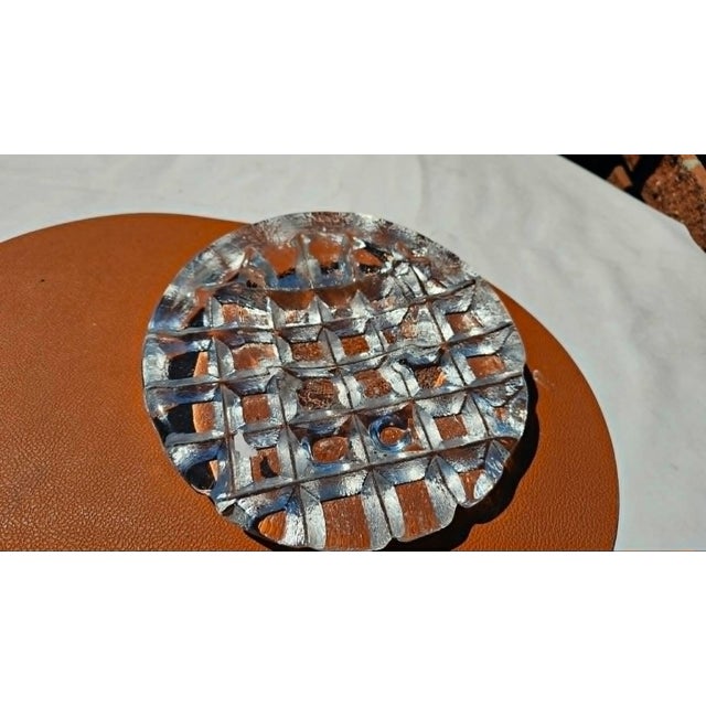 Dimensions: height 5.3 cm, width 20.7 cm, depth 21 cm.