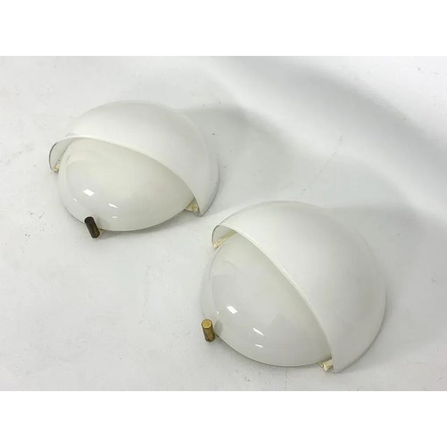 White Glass and Brass Mania Sconces by Vico Magistretti for Artemide, Italy, 1960s, Set of 2 For Sale - Image 8 of 10