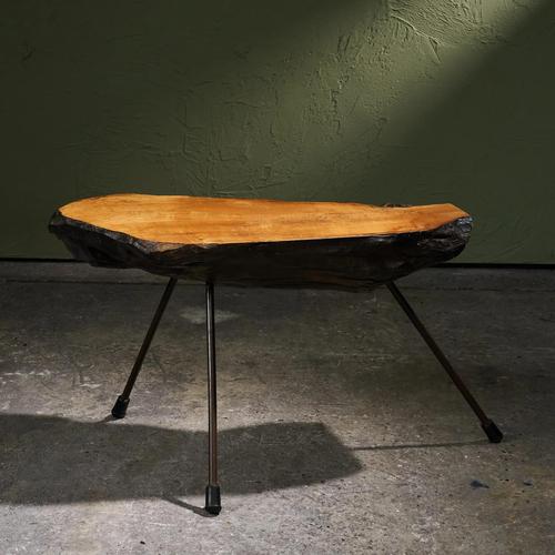 This tripod coffee table from Austria, dating to the 1950s/1960s, combines natural materials with a simple modernist...