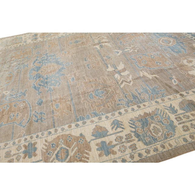 Early 21st Century Modern Sultanabad Handmade Floral Wool Rug in Light Brown For Sale In New York - Image 6 of 7