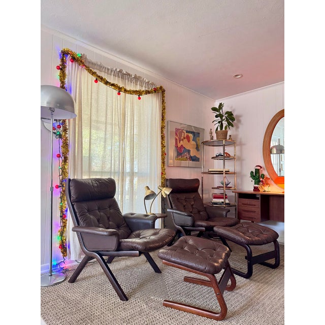 A Beautiful Vintage Danish Norwegian Attributed to Ekornes “Uno” Lounge Chair With Stool in a Brown Leather, Circa 1970s. For Sale In Houston - Image 6 of 11