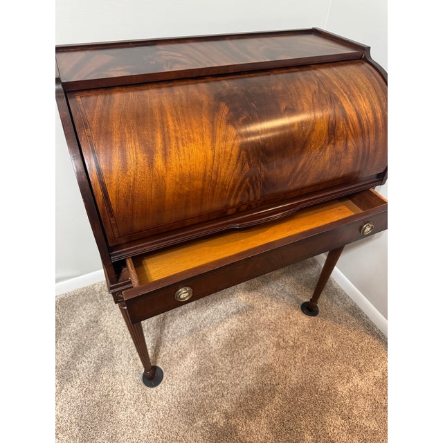 Late 20th Century Louis XVI Revival Style Cylinder Roll-Top Desk For Sale In Houston - Image 6 of 11