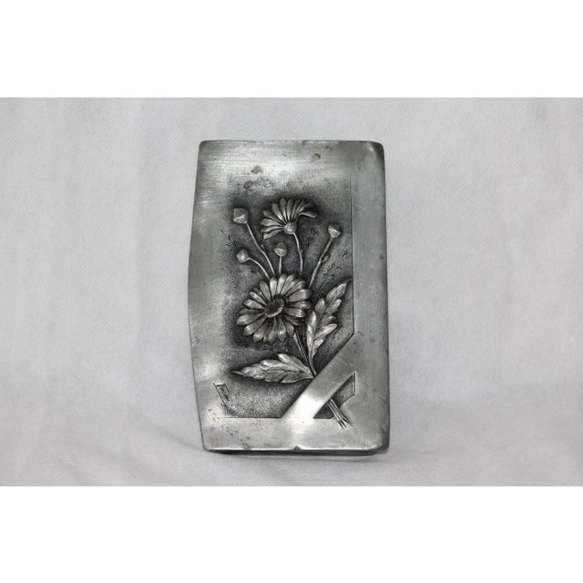 Silver jewelry box Daisy decor Flowers Floral Cigarette Case Ornate Tobacco Box cigarette case Cigarette holder Cigarette...