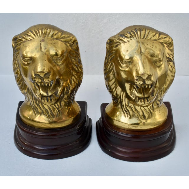 1990s Vtg. Pair of Brass Lion Head Traditional Style Bookends W/Wood Base For Sale - Image 5 of 12