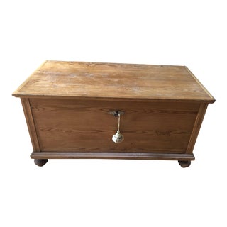 1950s Vintage Old World Style Pine Blanket Chest For Sale