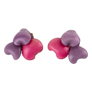 Francoise Montague Lavender and Pink Heart Resin Clip Earrings For Sale