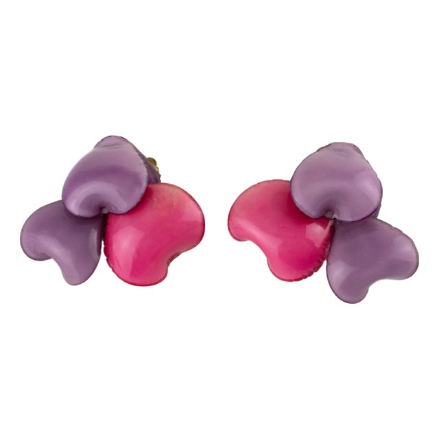 Francoise Montague Lavender and Pink Heart Resin Clip Earrings For Sale