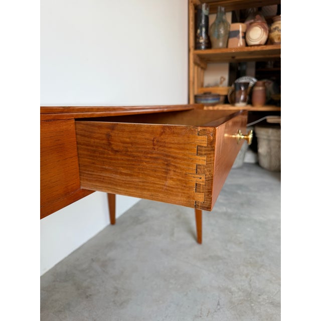 Émile-Jacques Ruhlmann French Art Deco Style Leather-Top Writing Desk For Sale - Image 10 of 12