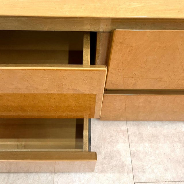 Low Sideboard in Maple Burl by Giovanni Offredi for Saporiti Italia, 1980s For Sale - Image 6 of 16