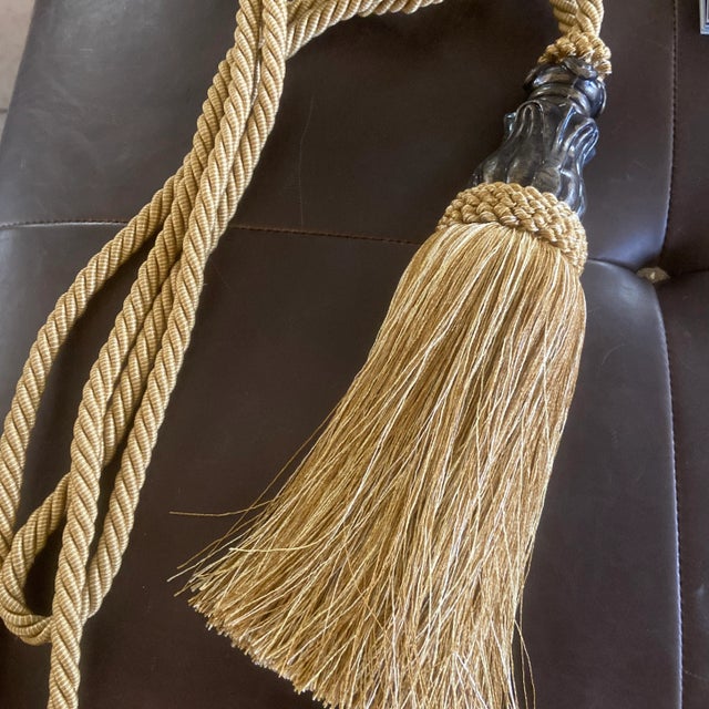 Gold 1980s Large Molded Metal Drapery Tiebacks - Pair For Sale - Image 8 of 8