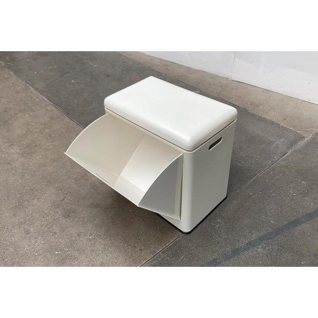 Mid-Century Italian Space Age Laundry Basket Hamper, 1960s For Sale - Image 13 of 18