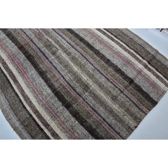 Cream Vintage Handwoven Anatolian Flat-Weave Kilim Rug in Charcoal, Cream For Sale - Image 8 of 10