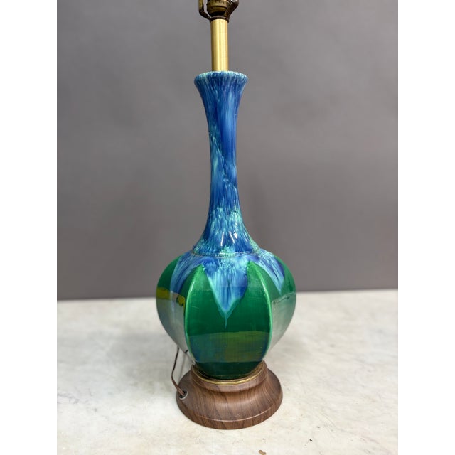 Mid-Century Modern 1960s Mid-Century Modern Blue & Green Teardrop Shape Drip Glaze Ceramic Table Lamp For Sale - Image 3 of 7
