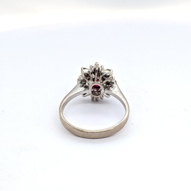 Gia Certified Natural Oval Sri Lankan Ruby & Diamond Halo in 18k White Gold Ring, Size 6 For Sale In Phoenix - Image 6 of 9