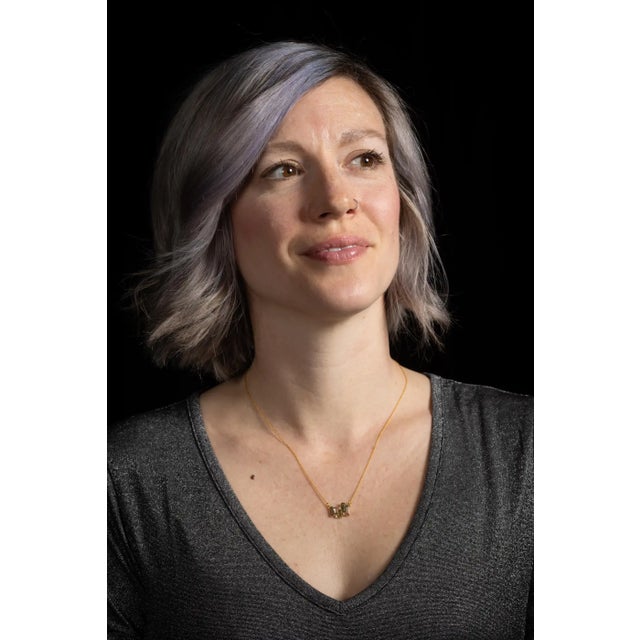 1990s 14K Gold Chain Necklace with Green Tourmaline and Diamond Pendant For Sale - Image 4 of 4