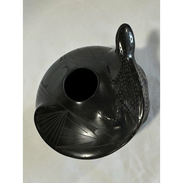 Folk Art Mata Ortiz Lizard Art Pottery, Mexican Blackware, Paty Quezada Signature, Small Mexican Ceramic Pot Folk Art Bowl For Sale - Image 3 of 12