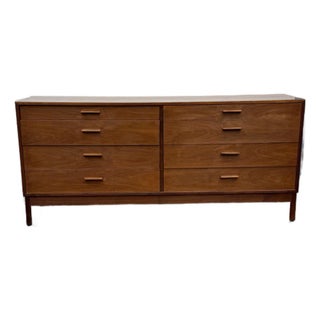 Vintage Mid-Century Modern Walnut Credenza / Dresser For Sale
