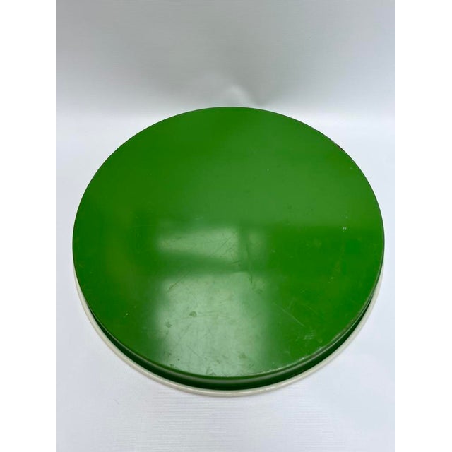 Farmhouse Vintage Hydrangea Round Serving Tray For Sale - Image 3 of 6